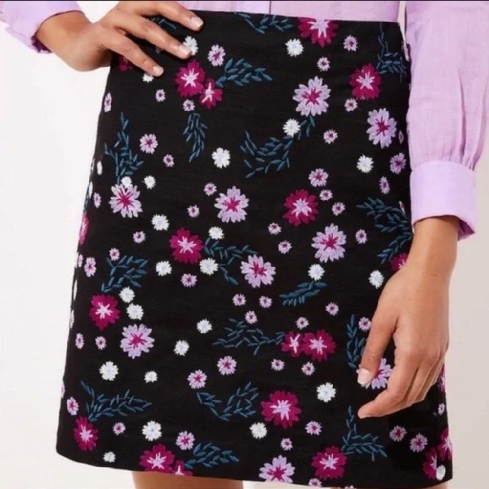 LOFT black and purple floral embroidered mini skirt size 12”